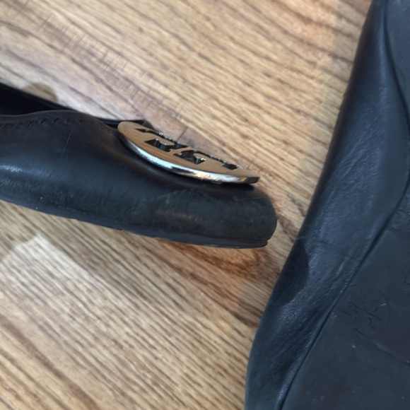 Tory Burch Black Ballet Flats silver emblem size 10.5 - Picture 4 of 8